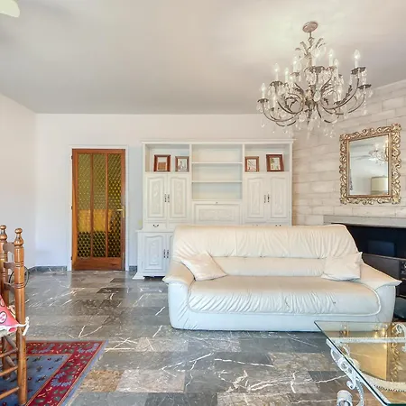 Appartement By Roses With Mountain Views *