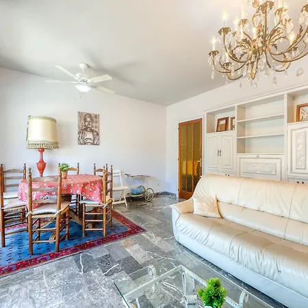Appartement By Roses With Mountain Views