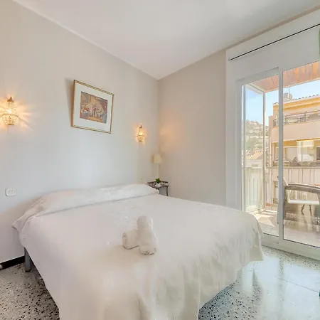 Appartement By Roses With Mountain Views Montjoi