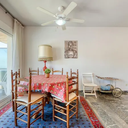 Appartement By Roses With Mountain Views Montjoi