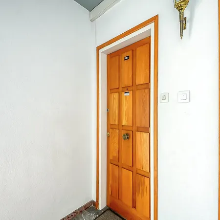 Apartment In Nature Montjoi