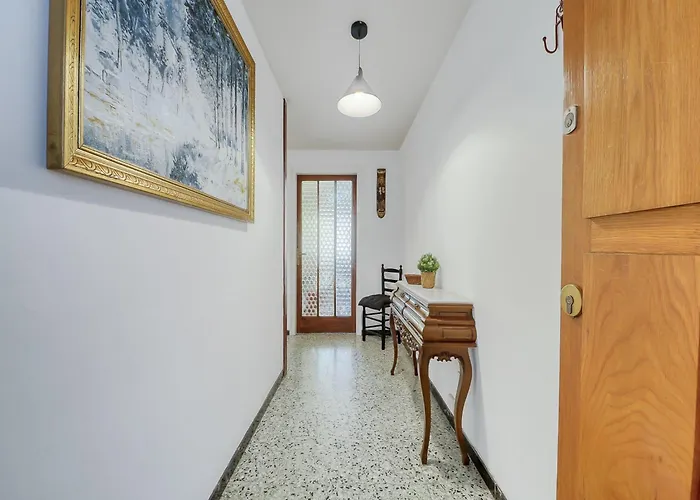 By Roses With Mountain Views Appartement